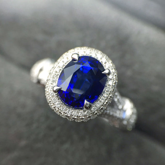 Sapphire Diamond Ring in 18 White Gold Ring