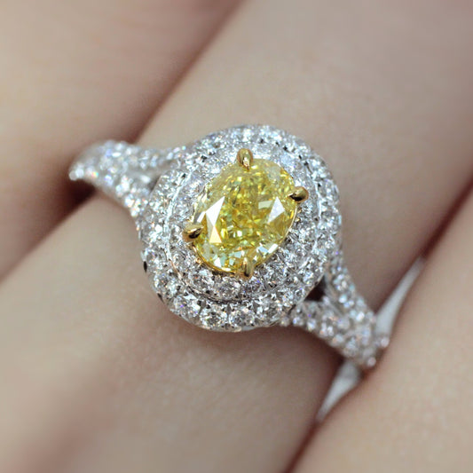 Fancy Light yellow Diamond Ring GIA 0.71carat