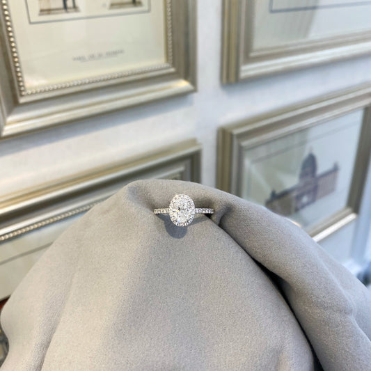 Oval Diamond ring 