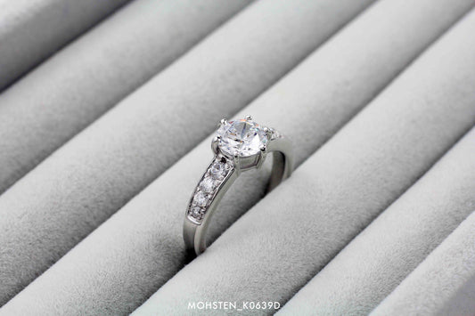 8 Side stone engagement setting