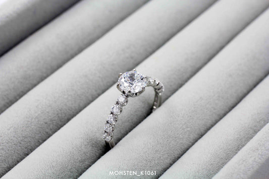 Thin Side stone engagement setting