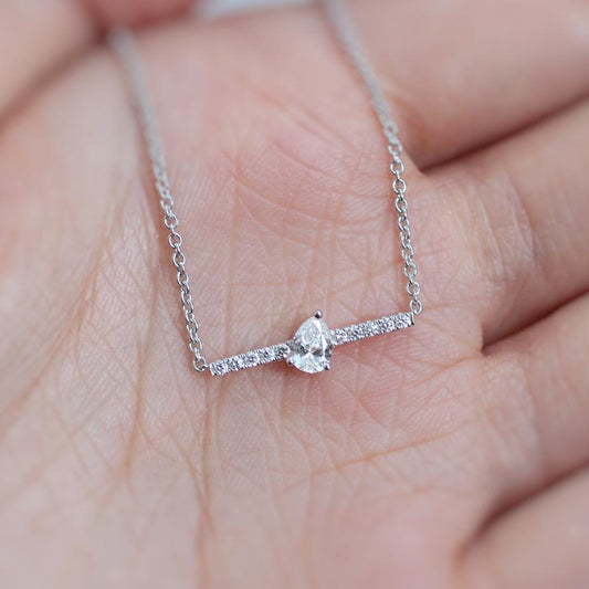 Pear-shape diamond necklace in 18K white gold 水滴梨型鑽石項鍊 18K金