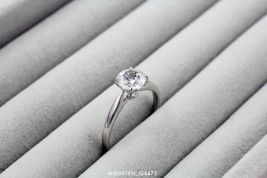 Simple 4 prongs engagement setting